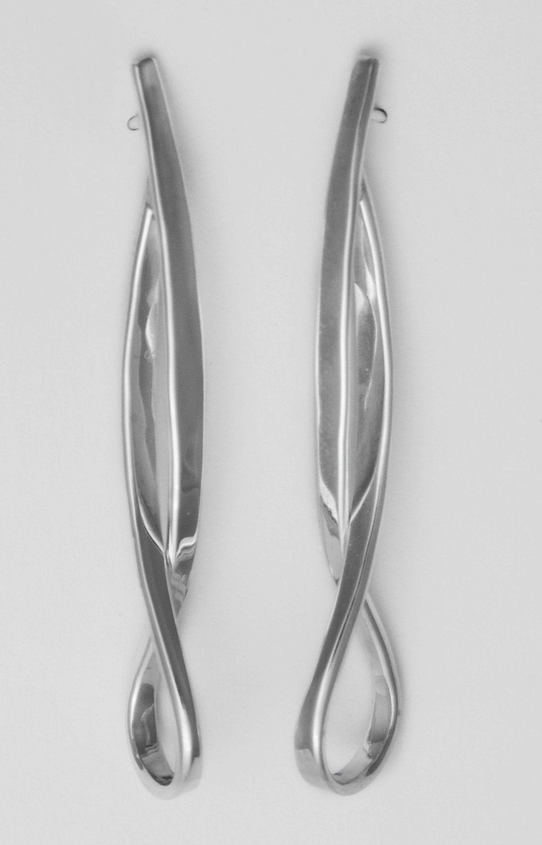 Figure 8 Tension Closure Post Earrings