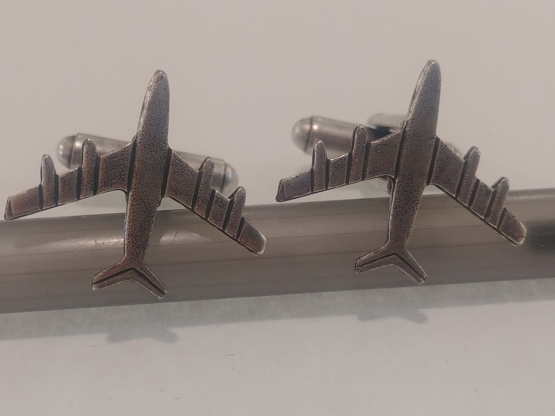 Cufflinks, Airplane
