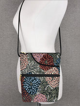 Load image into Gallery viewer, Maggie Purse Mum