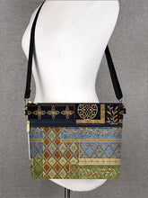 Load image into Gallery viewer, Large Zipper Purse in Neptune Blue