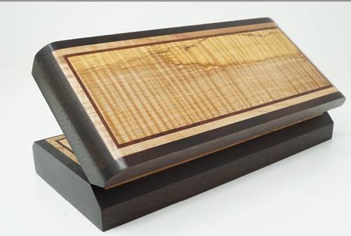 Quilted Maple With Rosewood Top Box