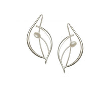 Load image into Gallery viewer, Jonquil Earring Fresh Water Pearl