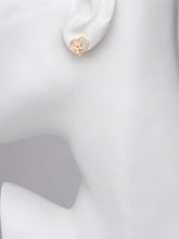 Load image into Gallery viewer, Blooming Heart Post Earring
