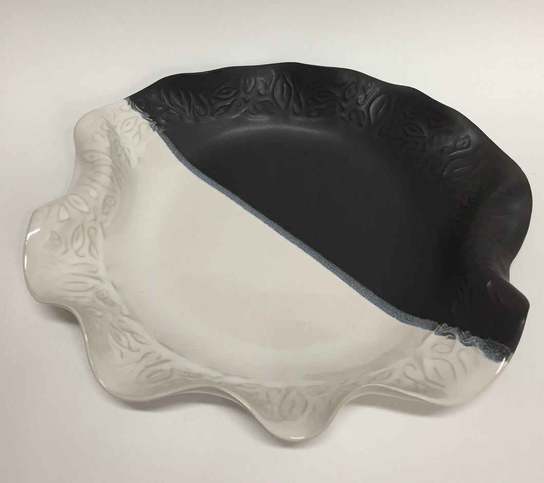Platter Black and White