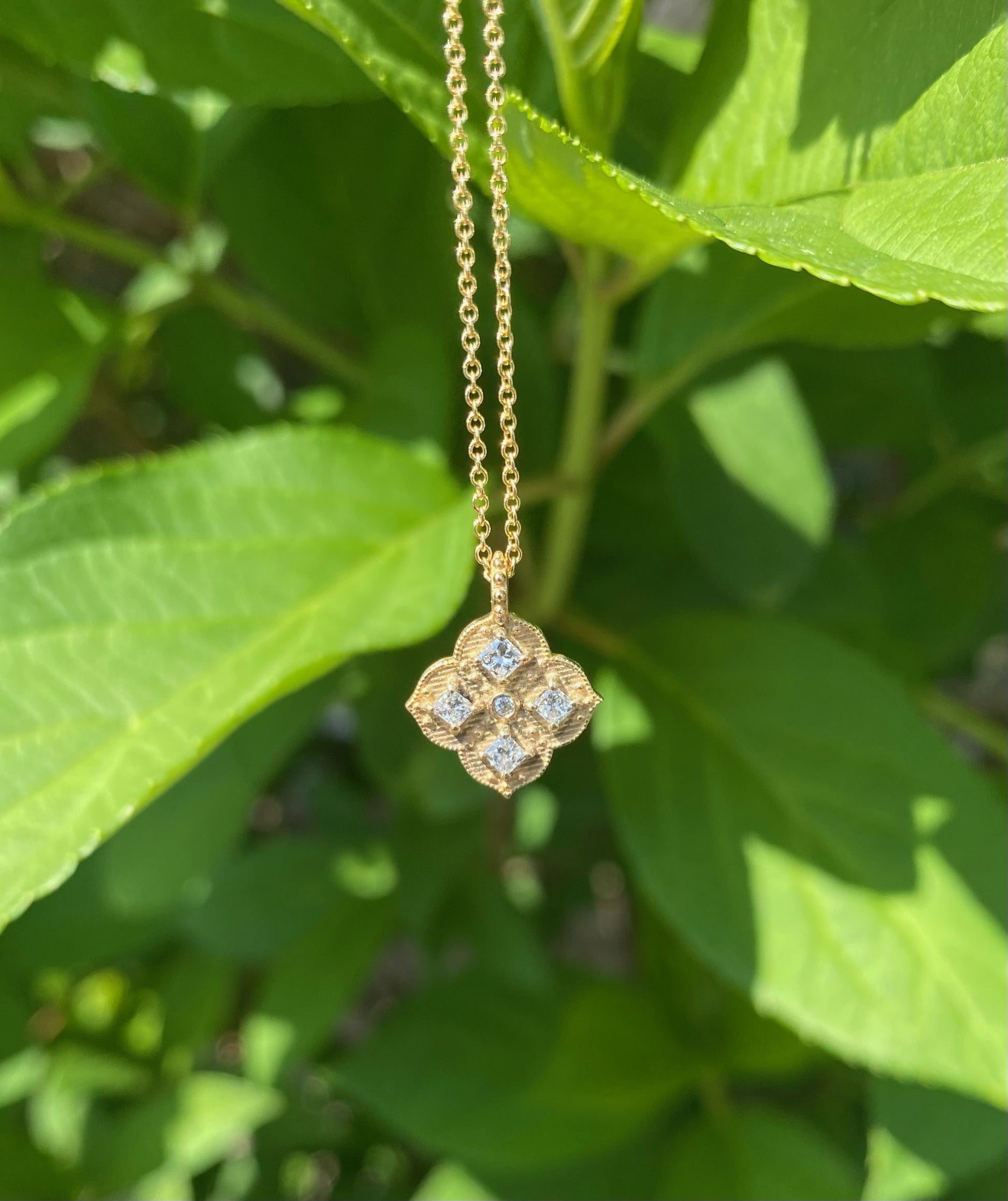 14K MUSE DIAMOND NECKLACE