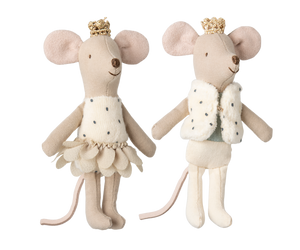 Royal twin mice, Little sister and brother in matchbox