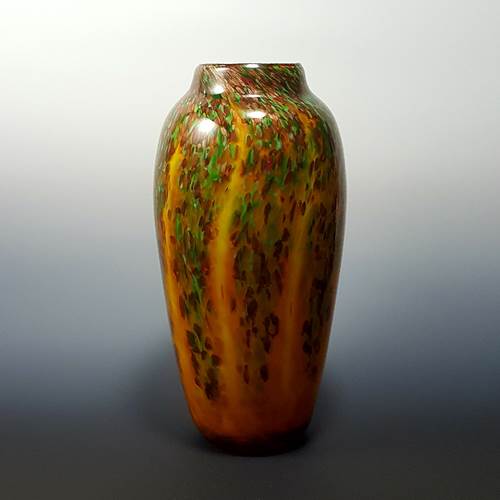 Wisteria Classic Vase in Summer