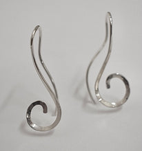 Load image into Gallery viewer, Sterling Silver Swirl Earring