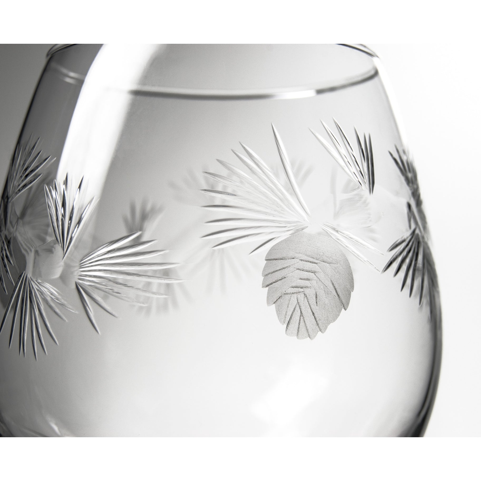 Icy Pine Balloon Wine Glass 18oz