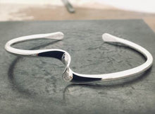 Load image into Gallery viewer, Wave Cuff Bracelet