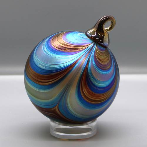 Glass Ribbon Ornament in Red and Silver