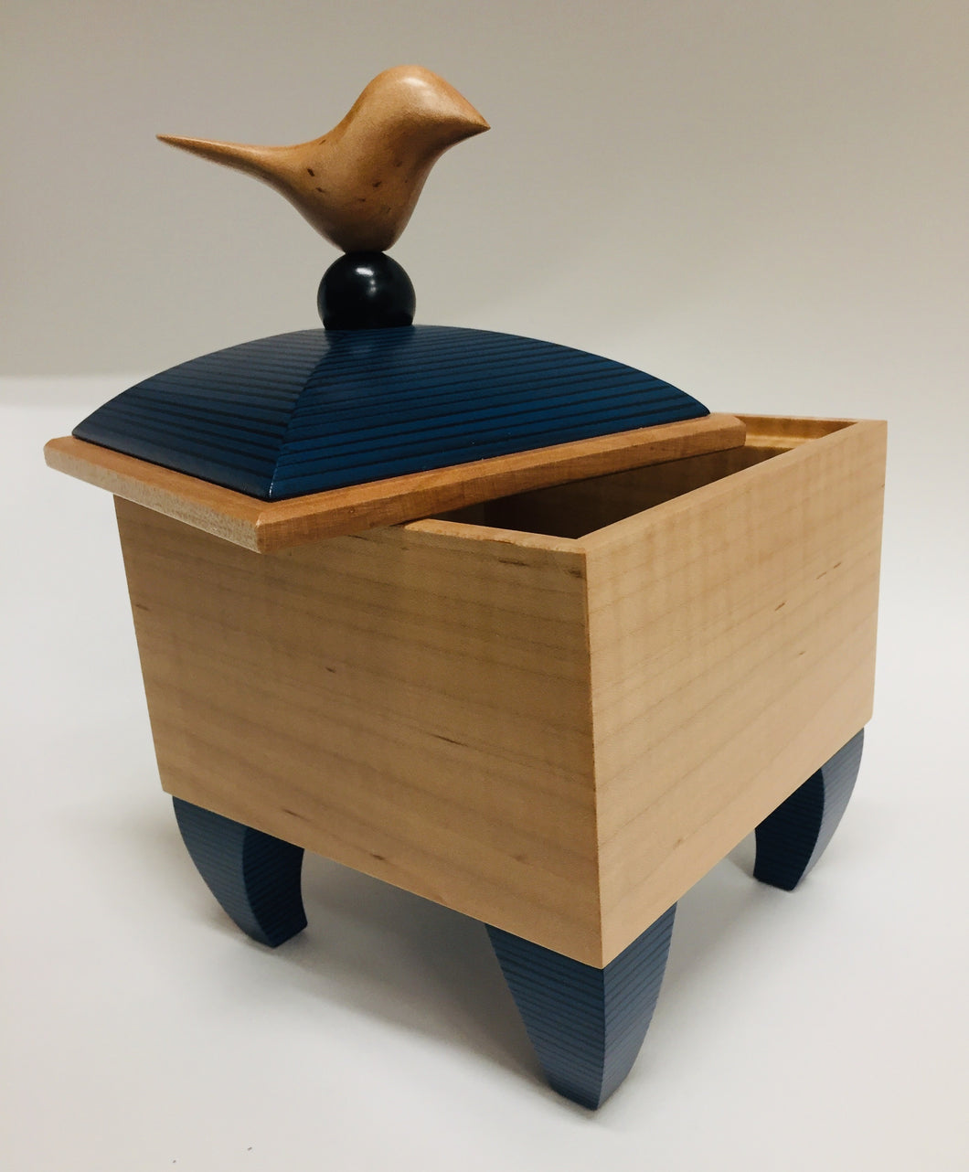 Ribbed Box With Bird On Top