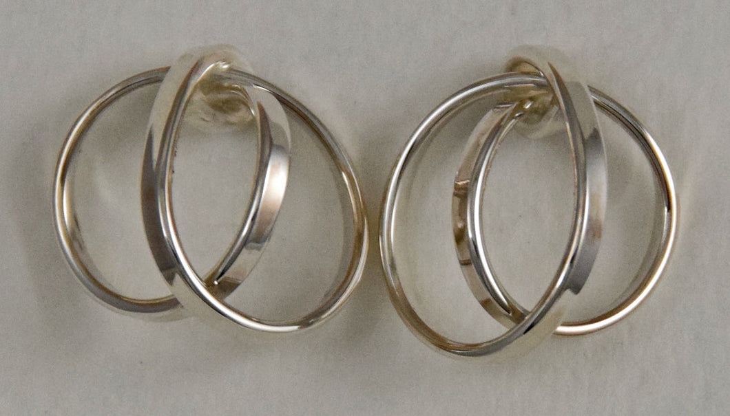 Ear, S/S Loopy Button