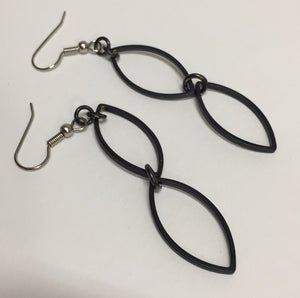 Earrings Double Teardrop Black