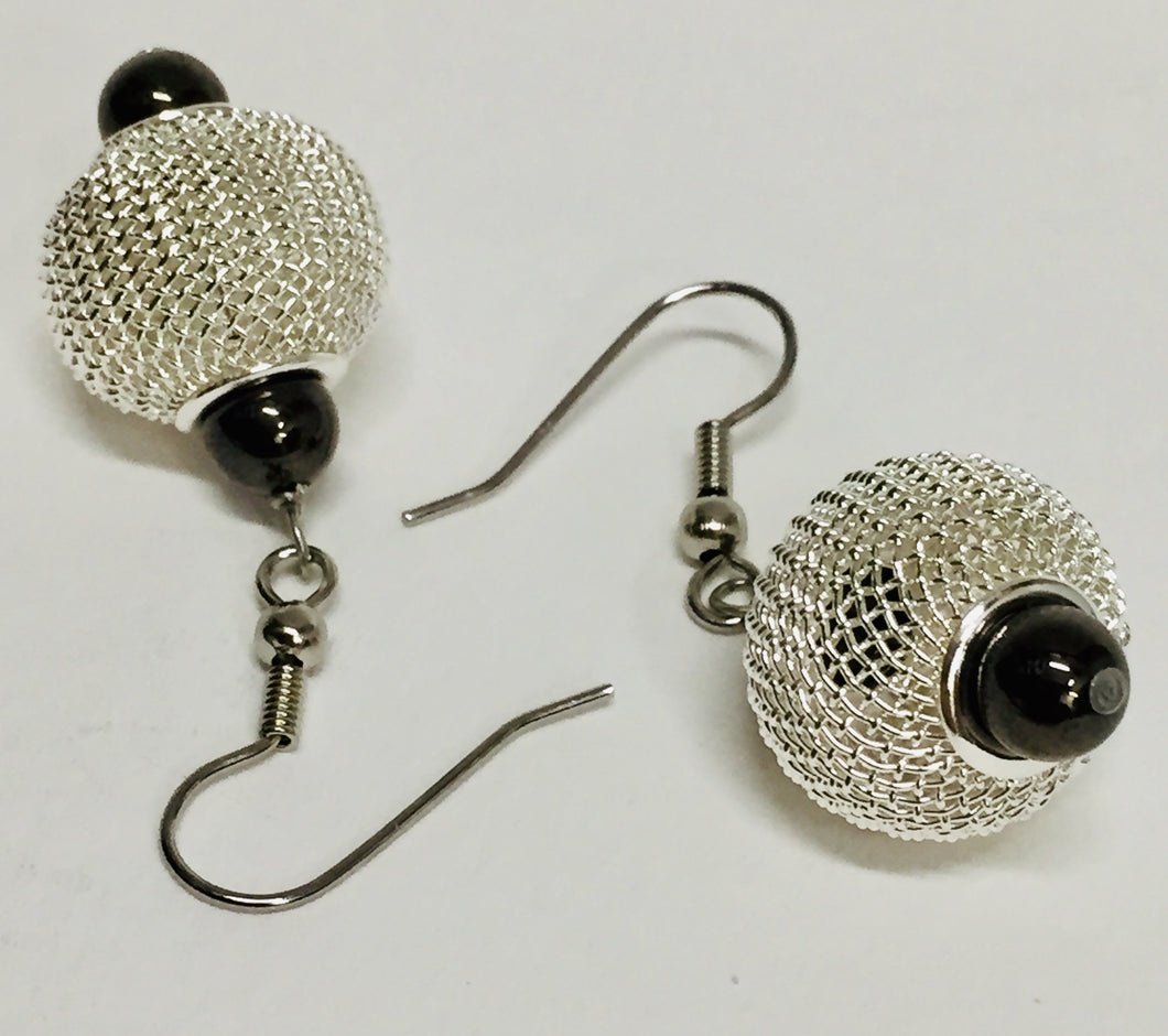 Round Mesh Bead Earrings