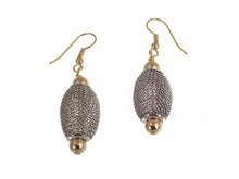 Load image into Gallery viewer, Oval Mesh Bead Earrings